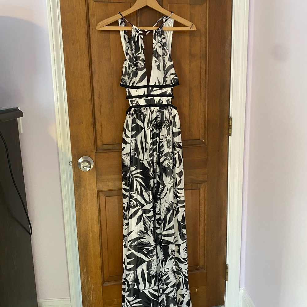 Express Gorgeous Black and White Leaf Print Maxi Dress